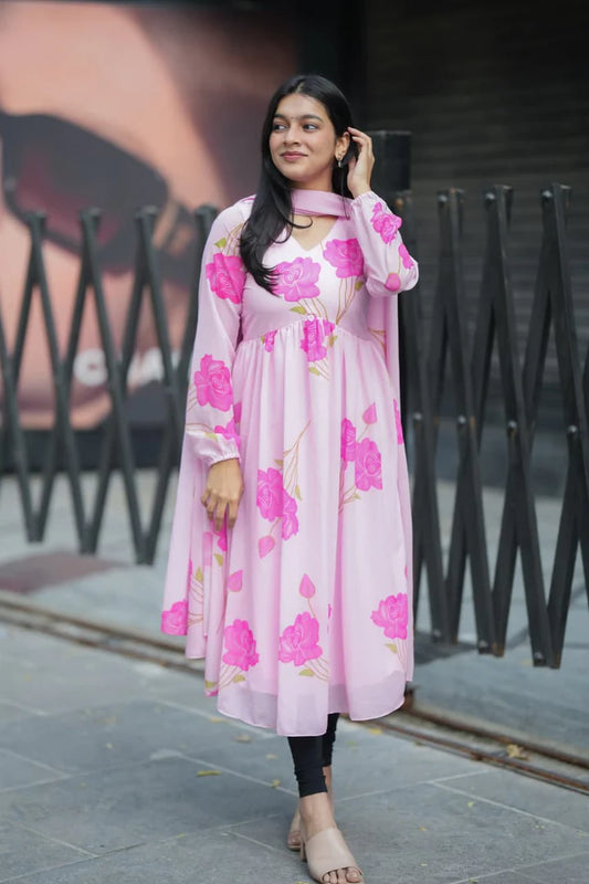 Rosy Floral Alia Cut Model