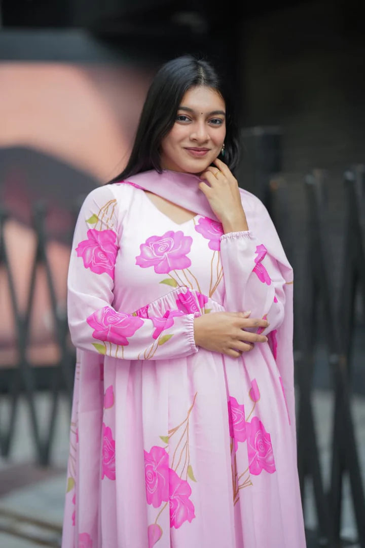 Rosy Floral Alia Cut Model