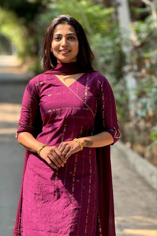 AADHIRA-SIMPLE & ELEGENT KURTI