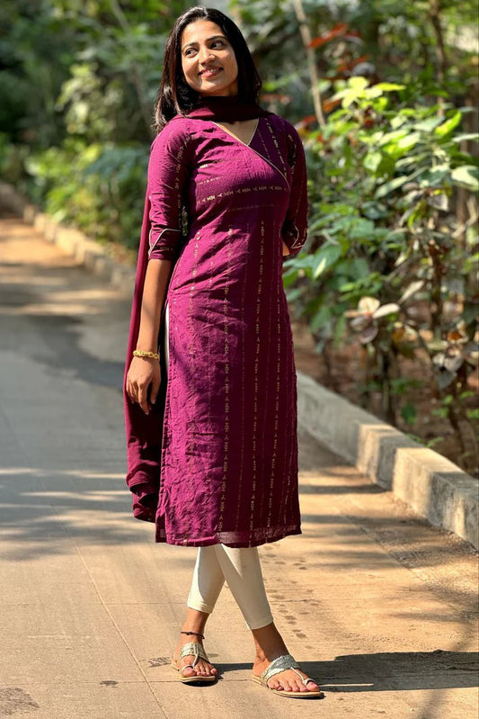 AADHIRA-SIMPLE & ELEGENT KURTI