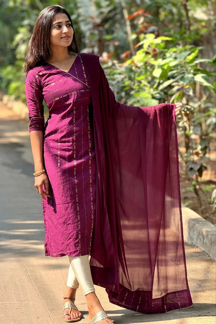 AADHIRA-SIMPLE & ELEGENT KURTI