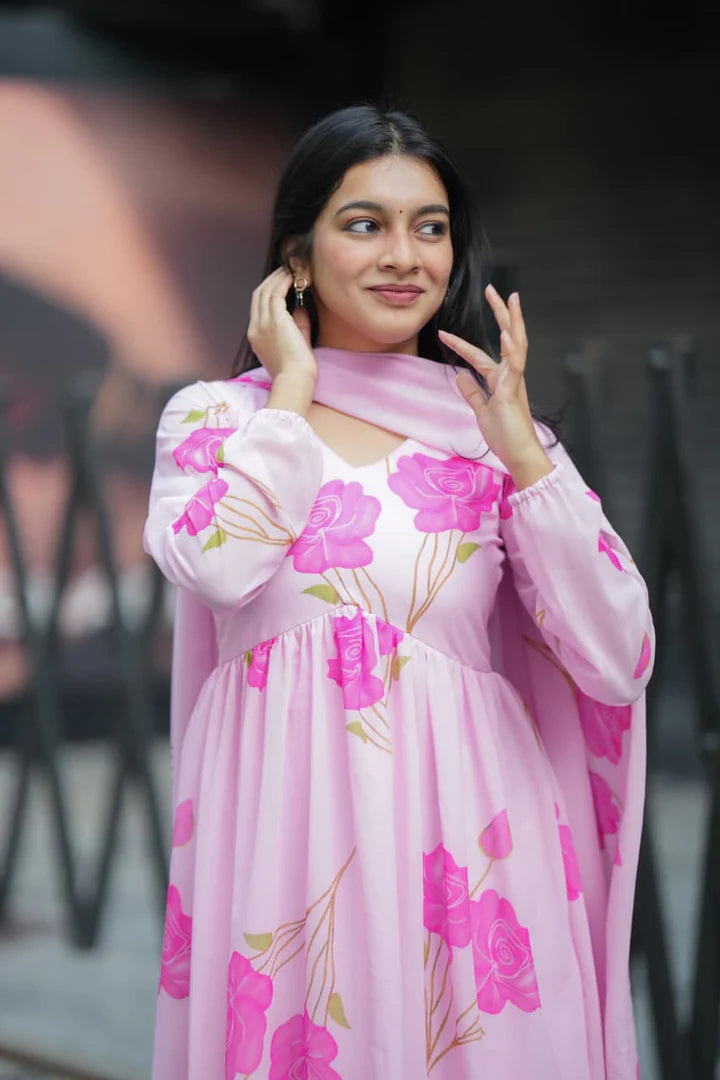Rosy Floral Alia Cut Model