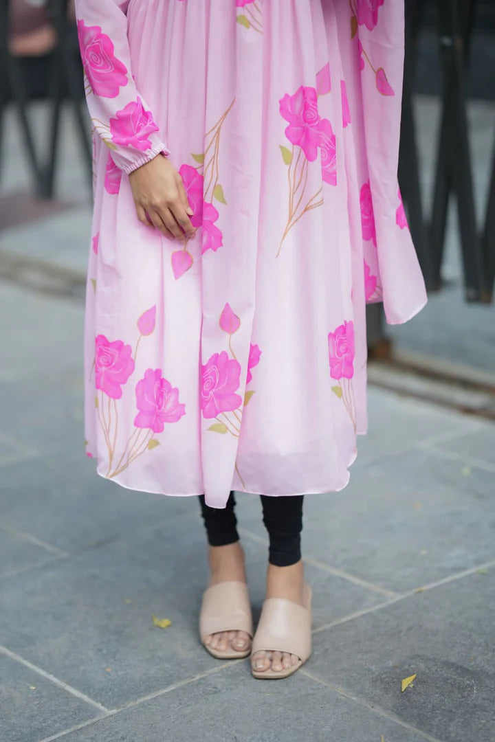 Rosy Floral Alia Cut Model